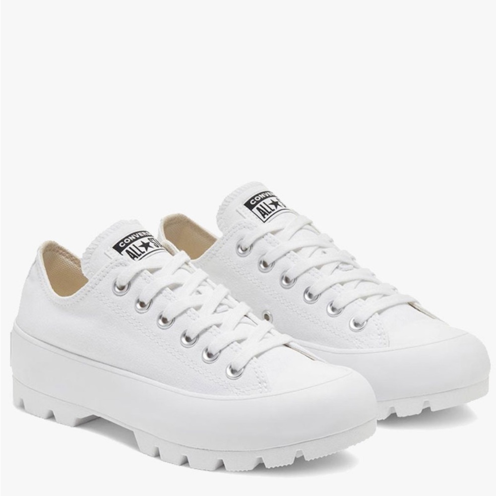 In great condition, women’s converse platform